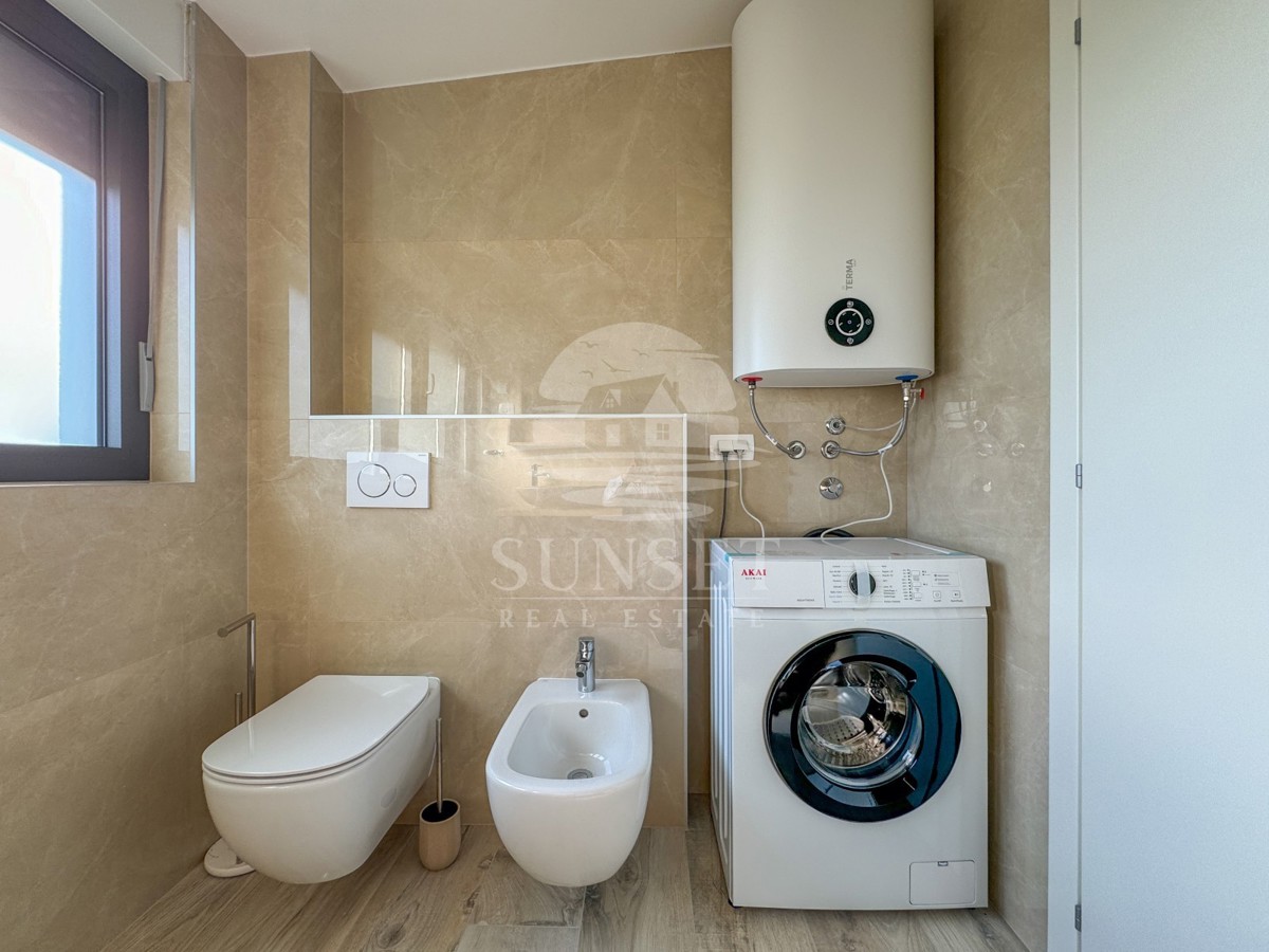 APPARTAMENTO MODERNO A SOLI 300 METRI DAL MARE (E2)