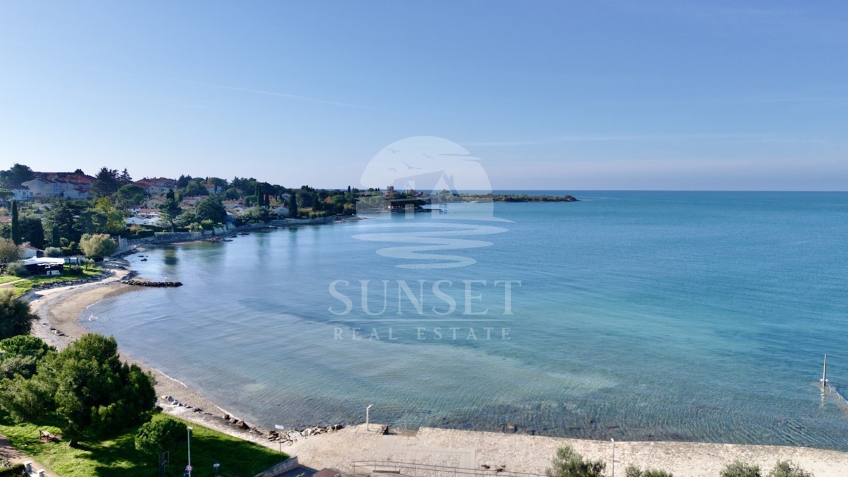 DINTORNI DI NOVIGRADO - CASA AUTOCTONA ISTRIANA CON GIARDINO A SOLI 30 METRI DAL MARE