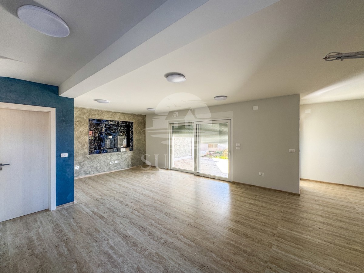 MODERNA CASA BIFAMILIARE DI ALTA QUALITÀ NELLA ZONA DI MOMJAN