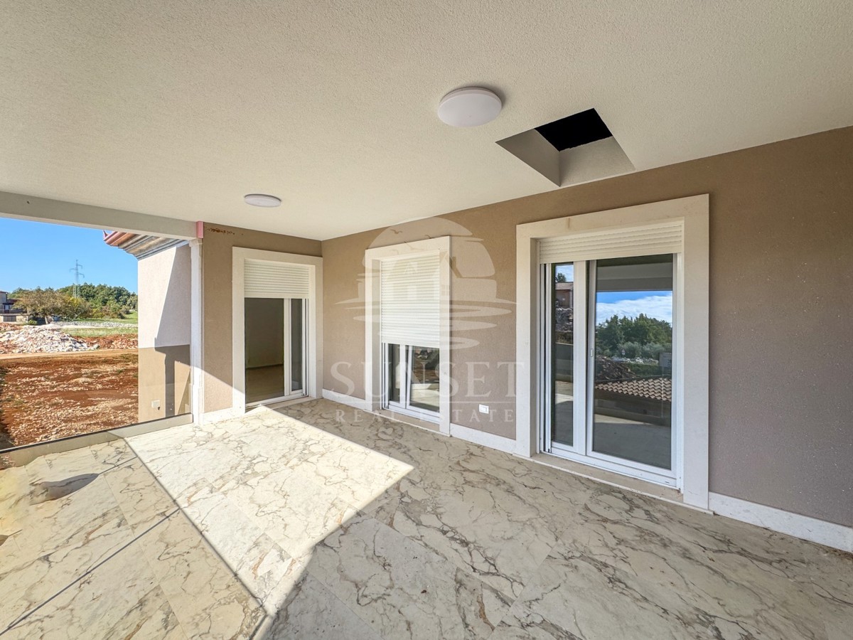 MODERNA CASA BIFAMILIARE DI ALTA QUALITÀ NELLA ZONA DI MOMJAN