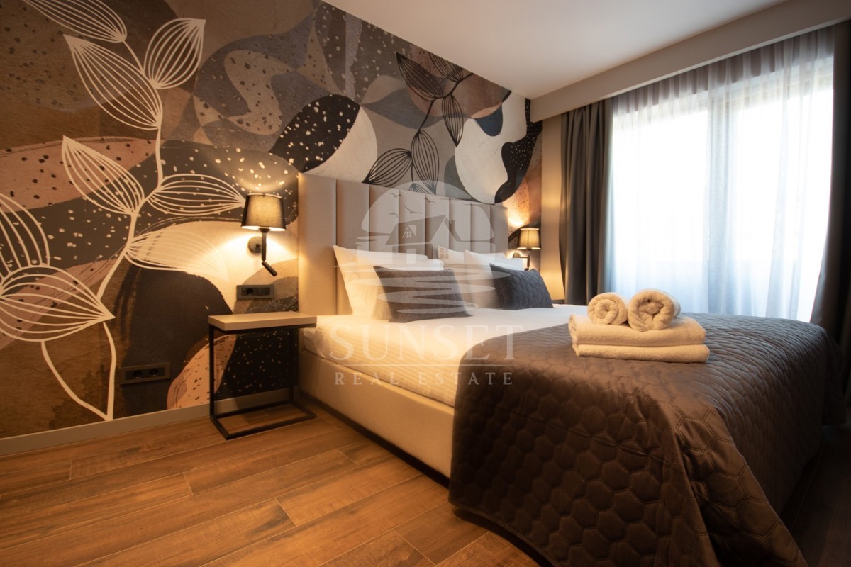 VILLA DUPLEX CON PISCINA, A 7 KM DA NOVIGRAD