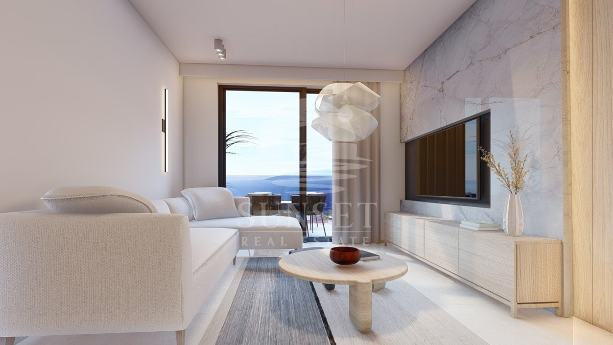 MAKARSKA - APPARTAMENTO CON DUE CAMERE DA LETTO E BALCONE/LOGGIA IN UNA POSIZIONE ATTRAENTE