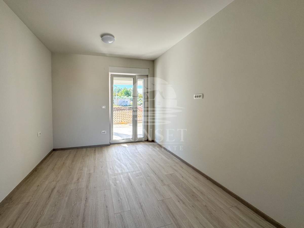 MODERNA CASA BIFAMILIARE DI ALTA QUALITÀ NELLA ZONA DI MOMJAN