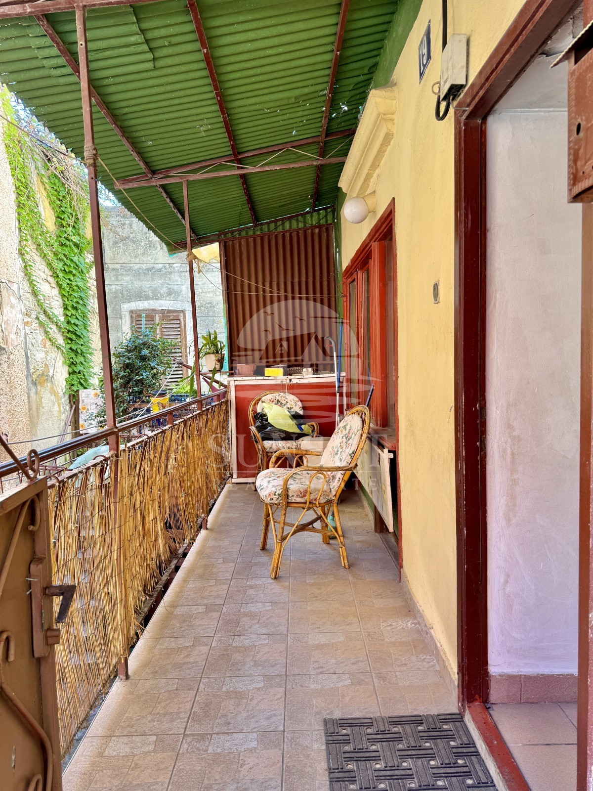 CASA A SCHIERA NEL CENTRO DI BUIE