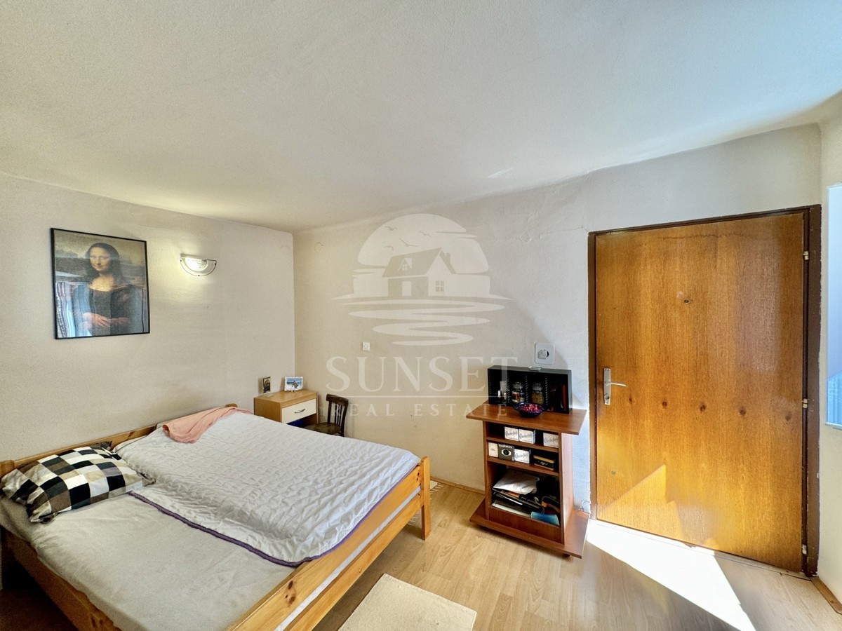 CASA A SCHIERA NEL CENTRO DI BUIE