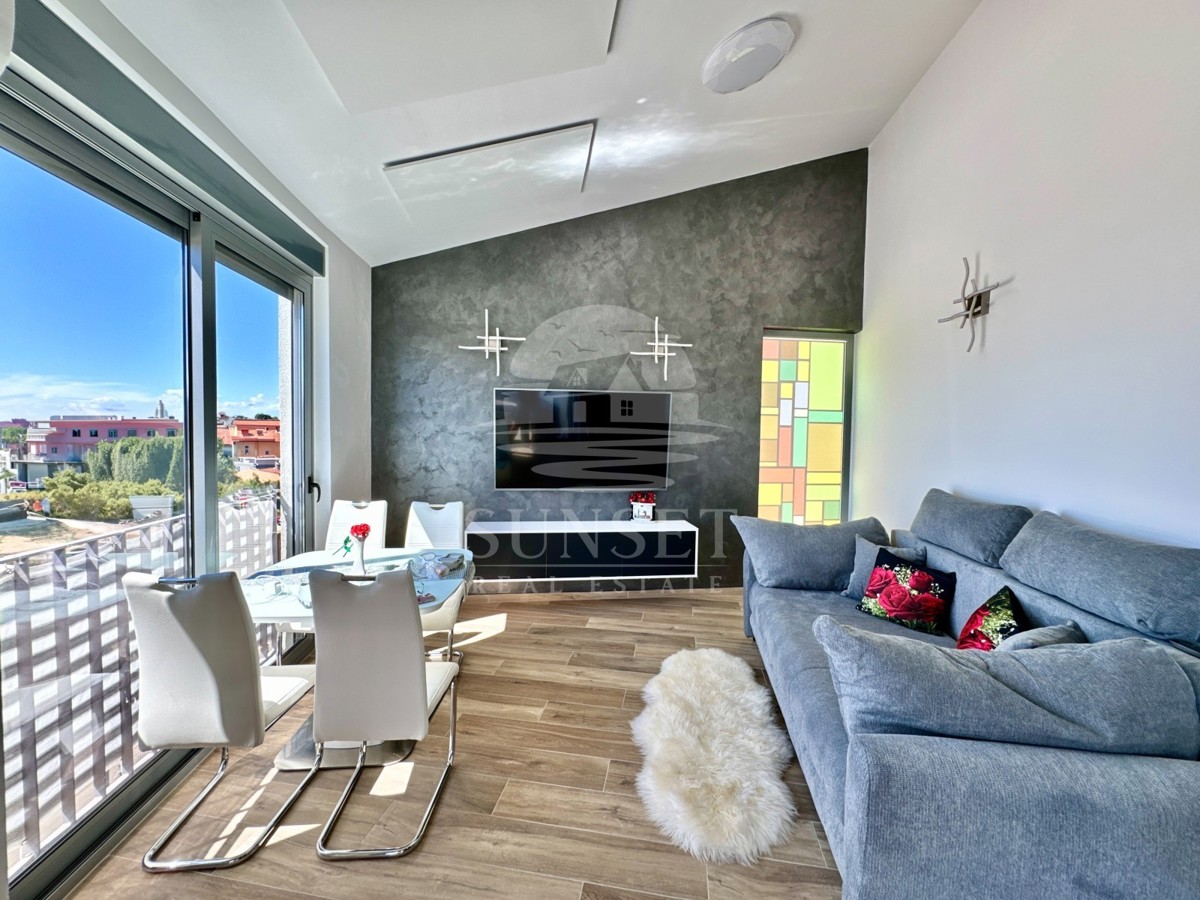 SAVUDRIJA – APPARTAMENTO DUPLEX CON TERRAZZA E SPLENDIDA VISTA MARE