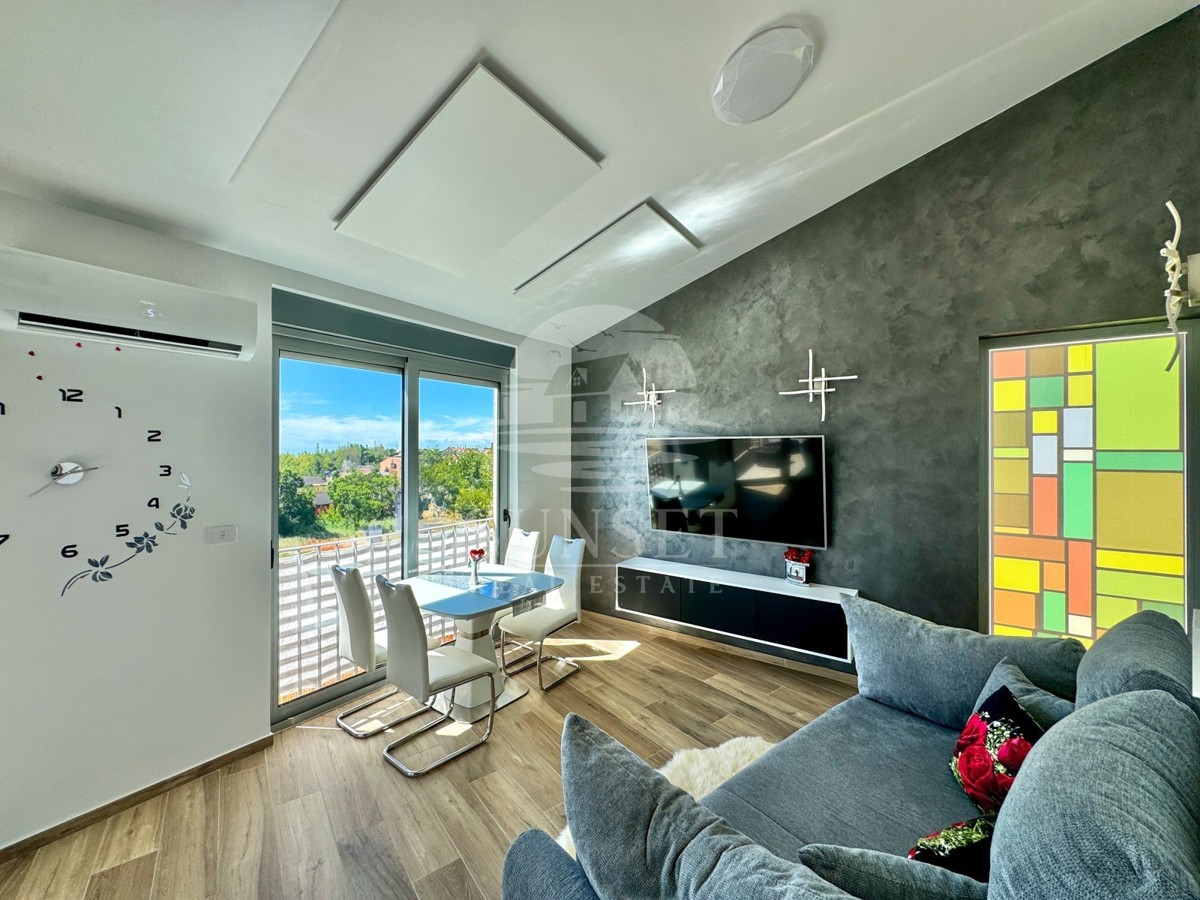 SAVUDRIJA – APPARTAMENTO DUPLEX CON TERRAZZA E SPLENDIDA VISTA MARE