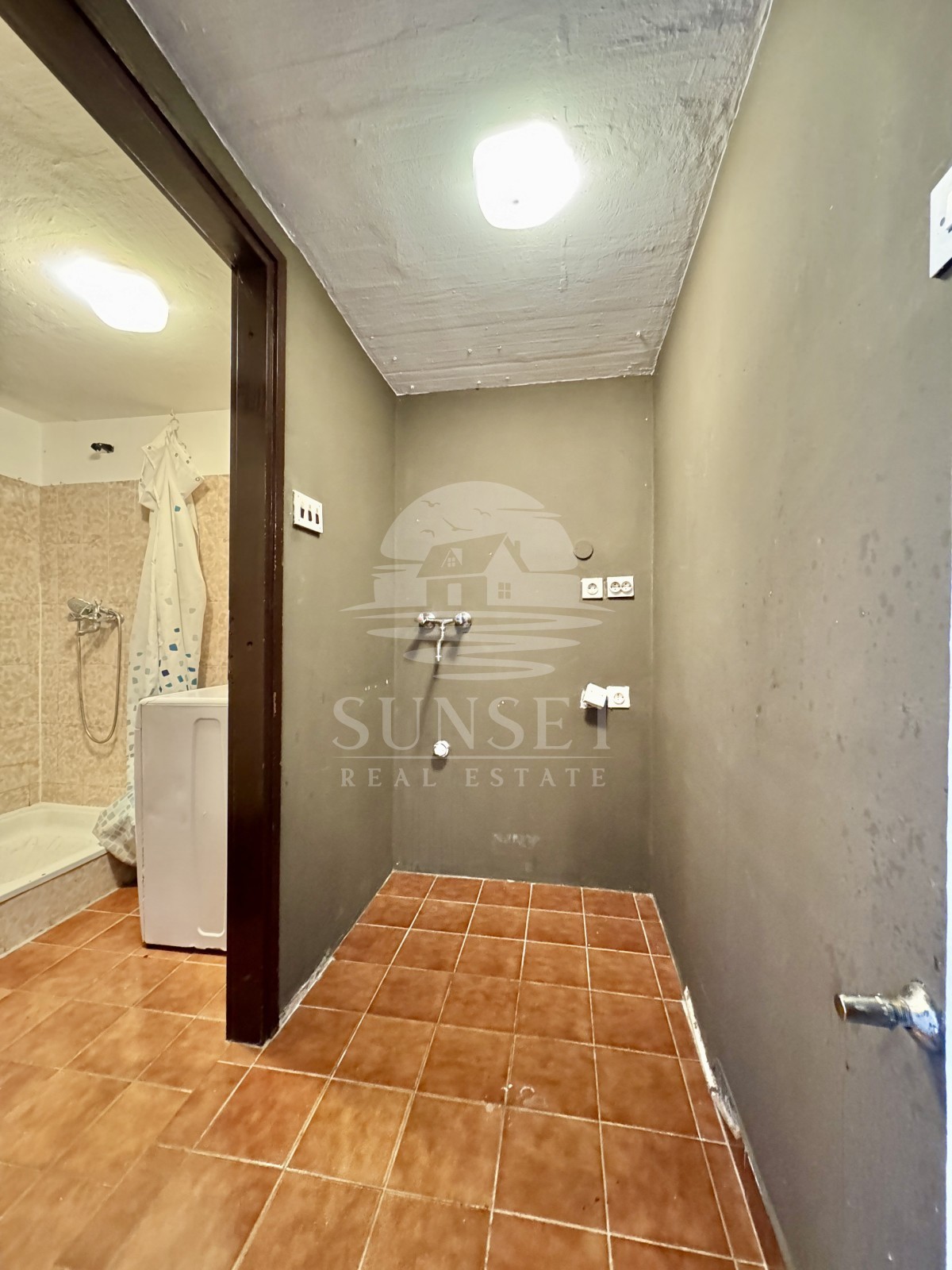 MONOLOCALE IN ZONA TRANQUILLA A BUJE