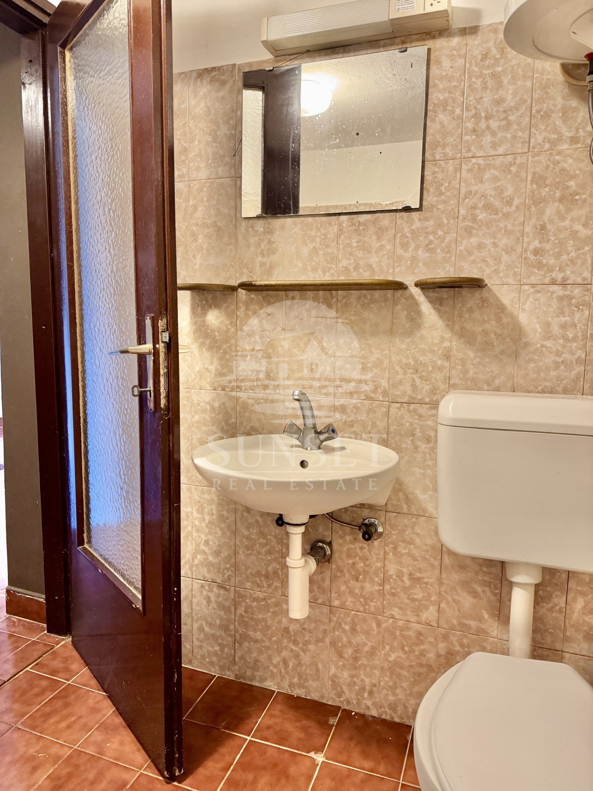 MONOLOCALE IN ZONA TRANQUILLA A BUJE