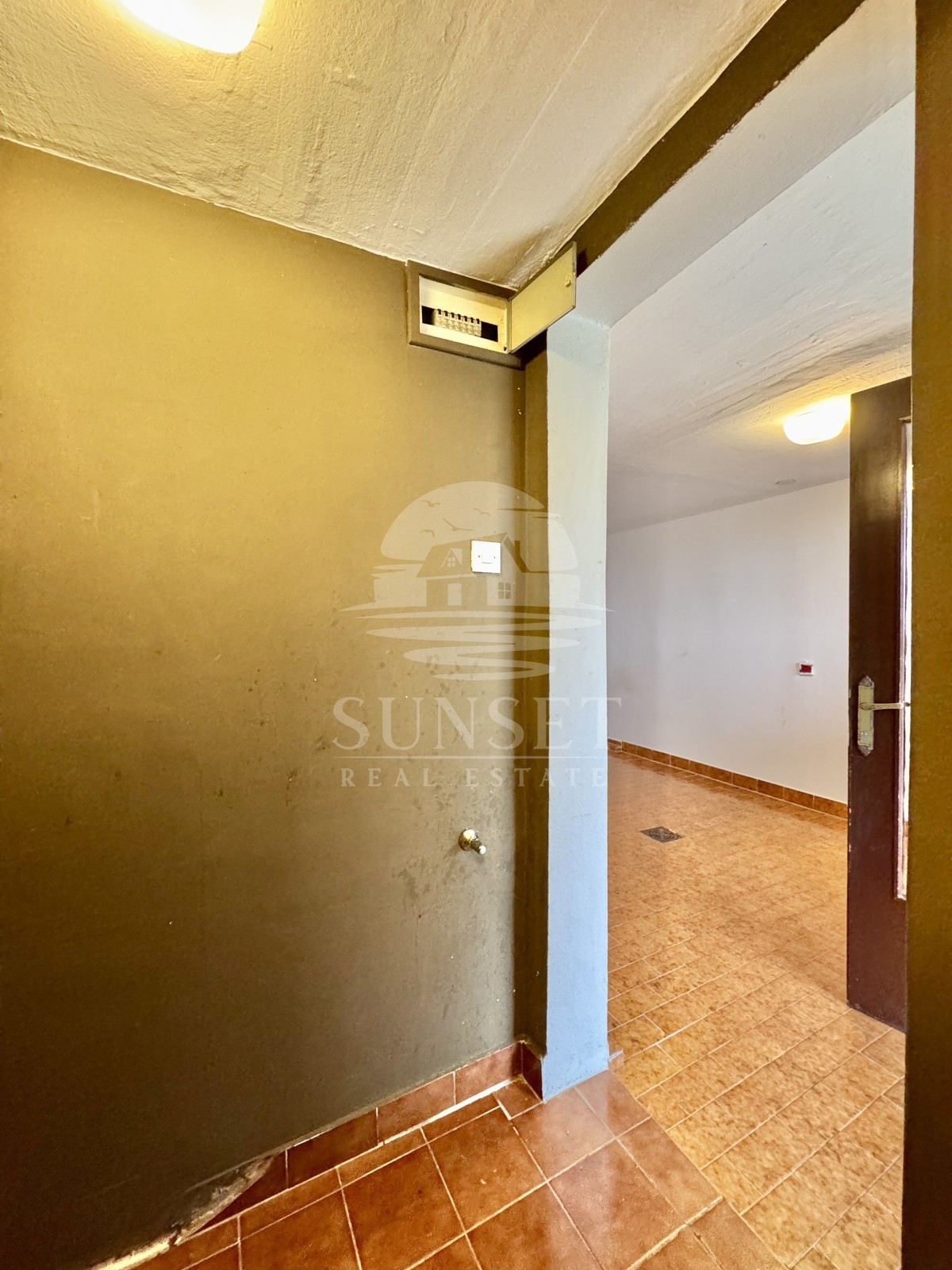 MONOLOCALE IN ZONA TRANQUILLA A BUJE