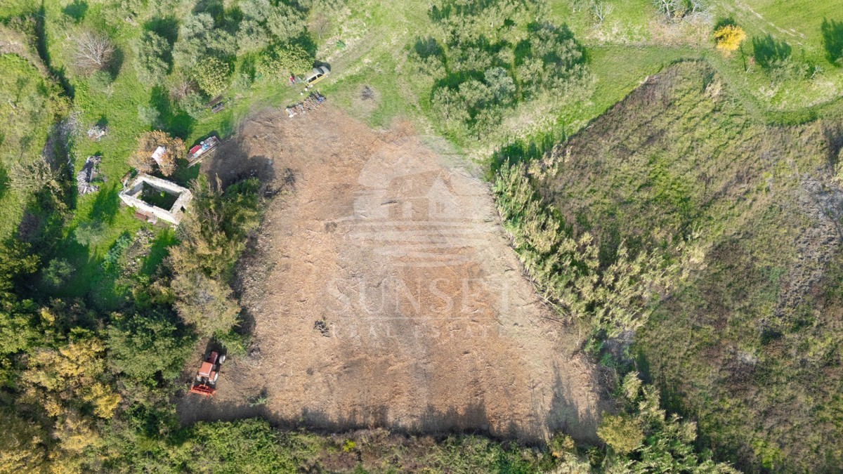 TERRENO AGRICOLO IN VENDITA AL CONFINE DELLA ZONA EDIFICABILE – 20 € PER M2