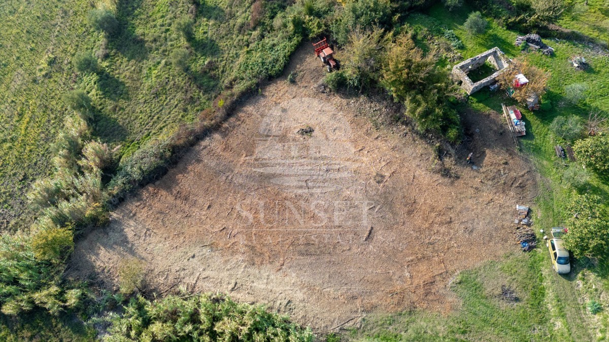 TERRENO AGRICOLO IN VENDITA AL CONFINE DELLA ZONA EDIFICABILE – 20 € PER M2