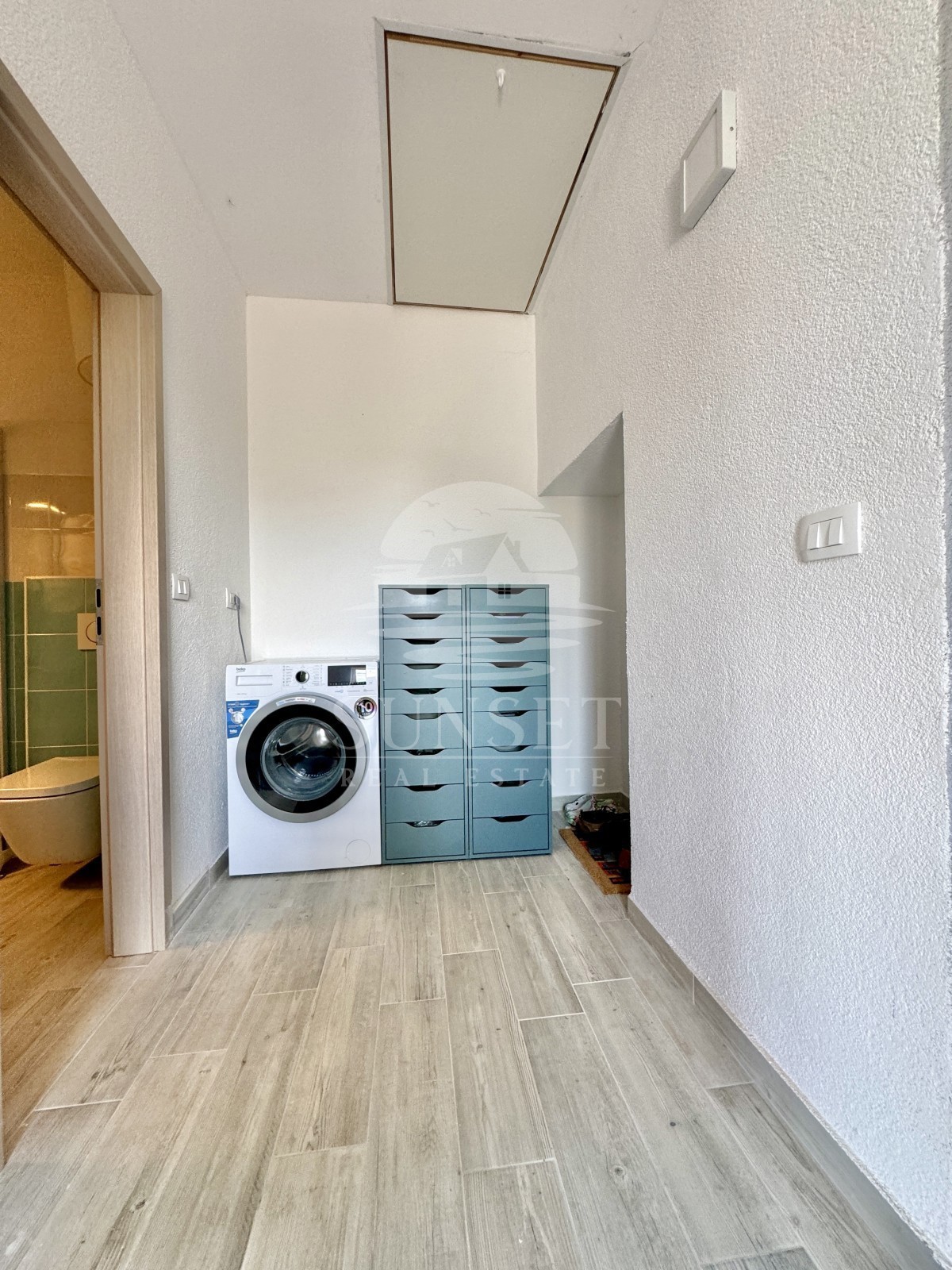 AFFASCINANTE CASA ISTRIANA CON DUE UNITÀ ABITATIVE SEPARATE E CORTILE