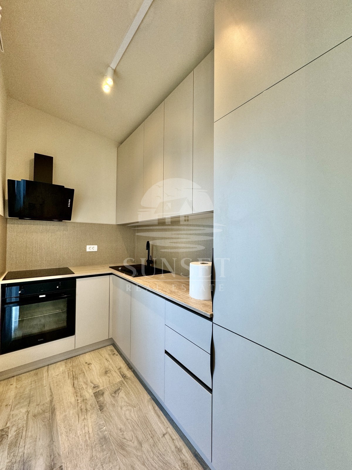 APPARTAMENTO MODERNO A SOLI 300 METRI DAL MARE (E3)