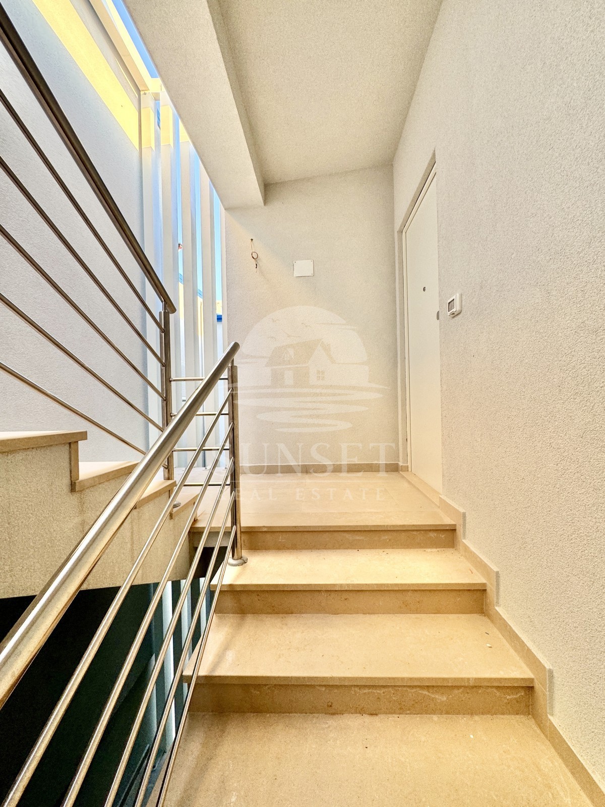 APPARTAMENTO MODERNO A SOLI 300 METRI DAL MARE (E3)