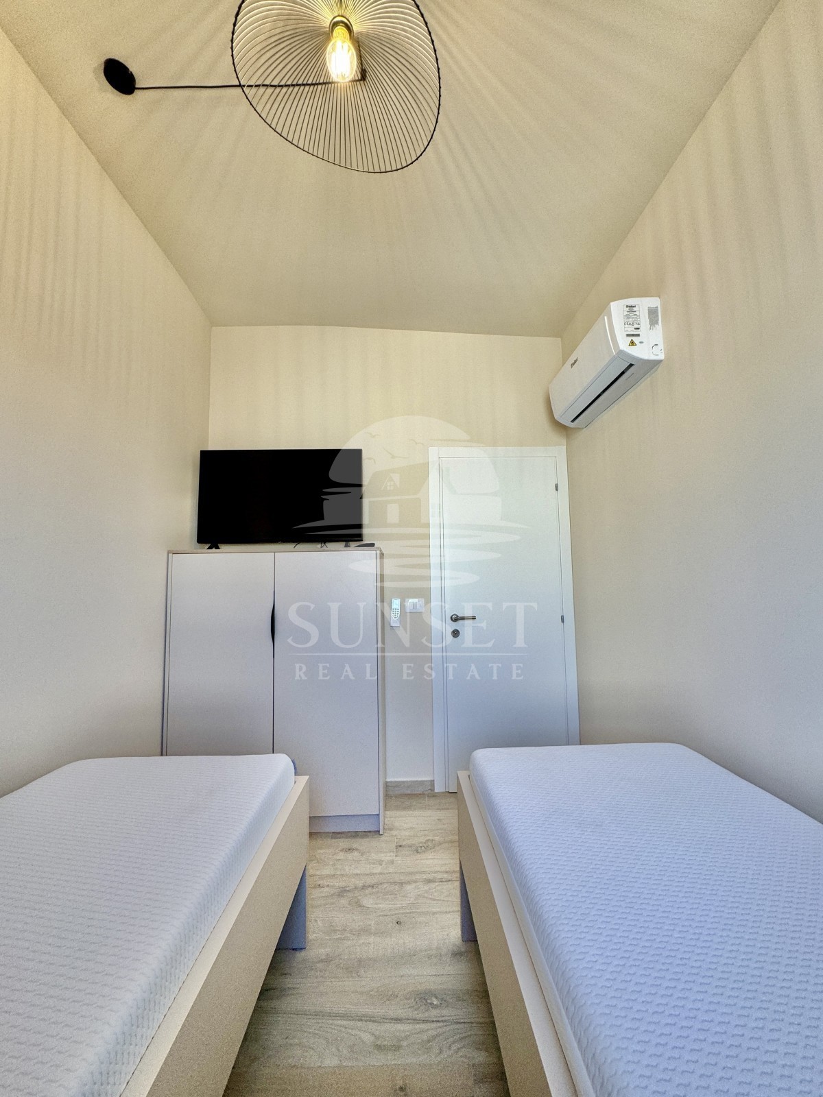 APPARTAMENTO MODERNO A SOLI 300 METRI DAL MARE (E3)