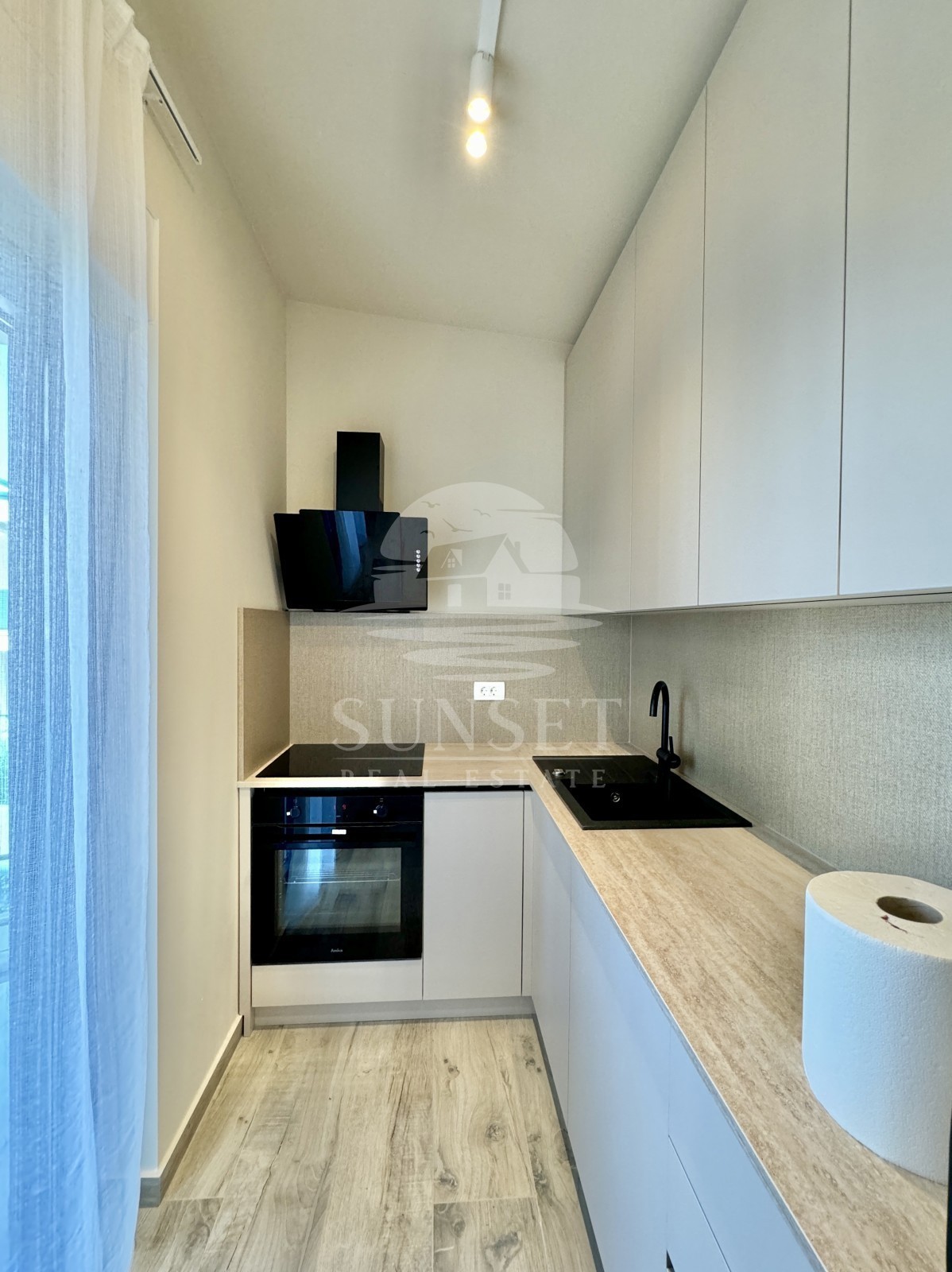 APPARTAMENTO MODERNO A SOLI 300 METRI DAL MARE (E3)