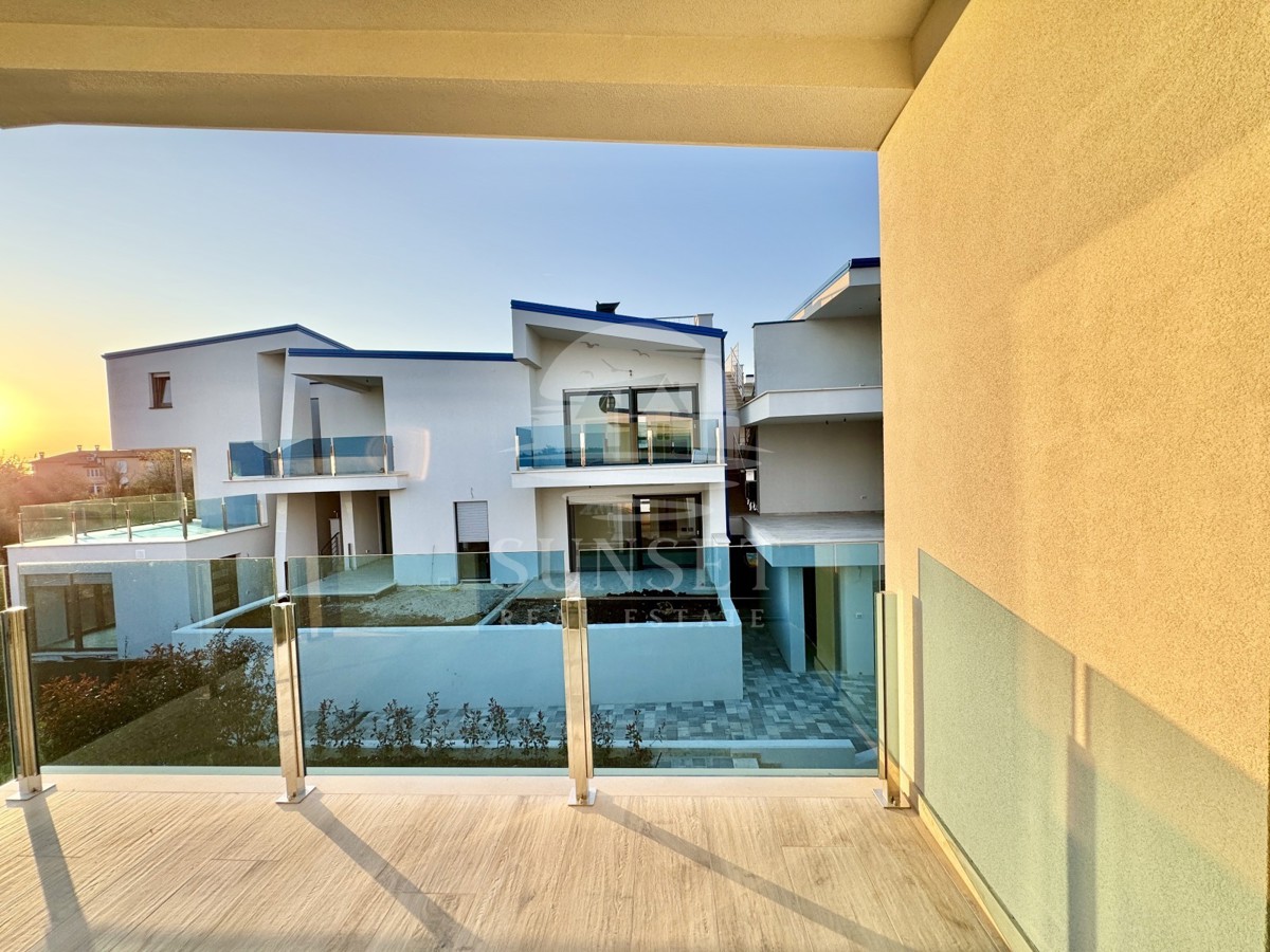 APPARTAMENTO MODERNO A SOLI 300 METRI DAL MARE (E3)