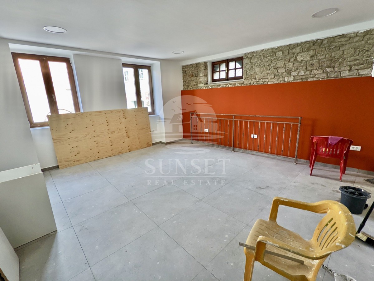 CASA IN VENDITA NEL PITTORESCO MOTOVUN CON VISTA PANORAMICA