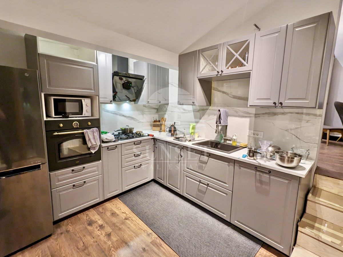 CASA IN VENDITA NEL PITTORESCO MOTOVUN CON VISTA PANORAMICA