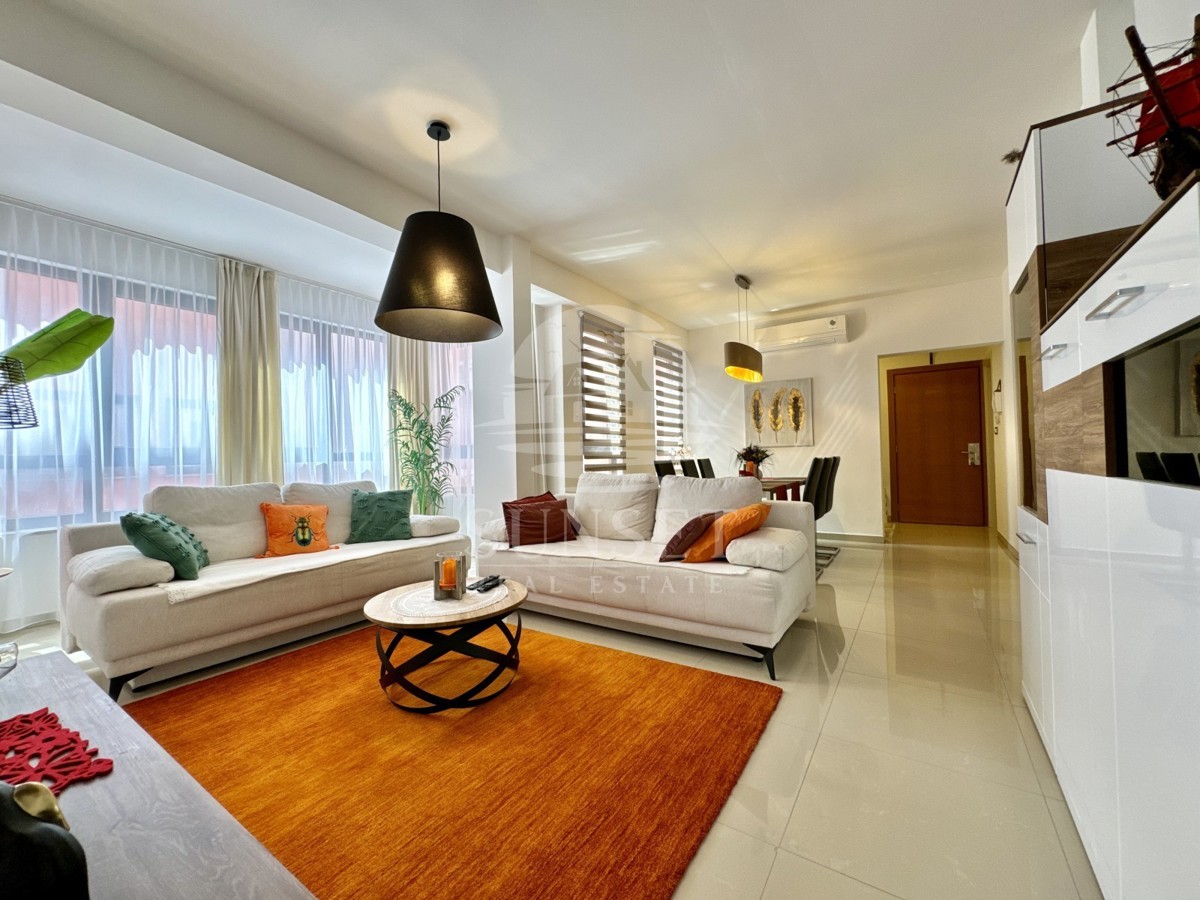 APPARTAMENTO IN UNA DELLE POSIZIONI PIÙ ATTRAENTI DI NOVIGRAD, IN PRIMA FILA SUL MARE