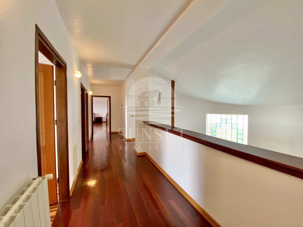 CASA SPAZIOSA CON UN GRANDE GIARDINO DI 600M2 NELLE IMMEDIATE VICINANZE DI NOVIGRAD