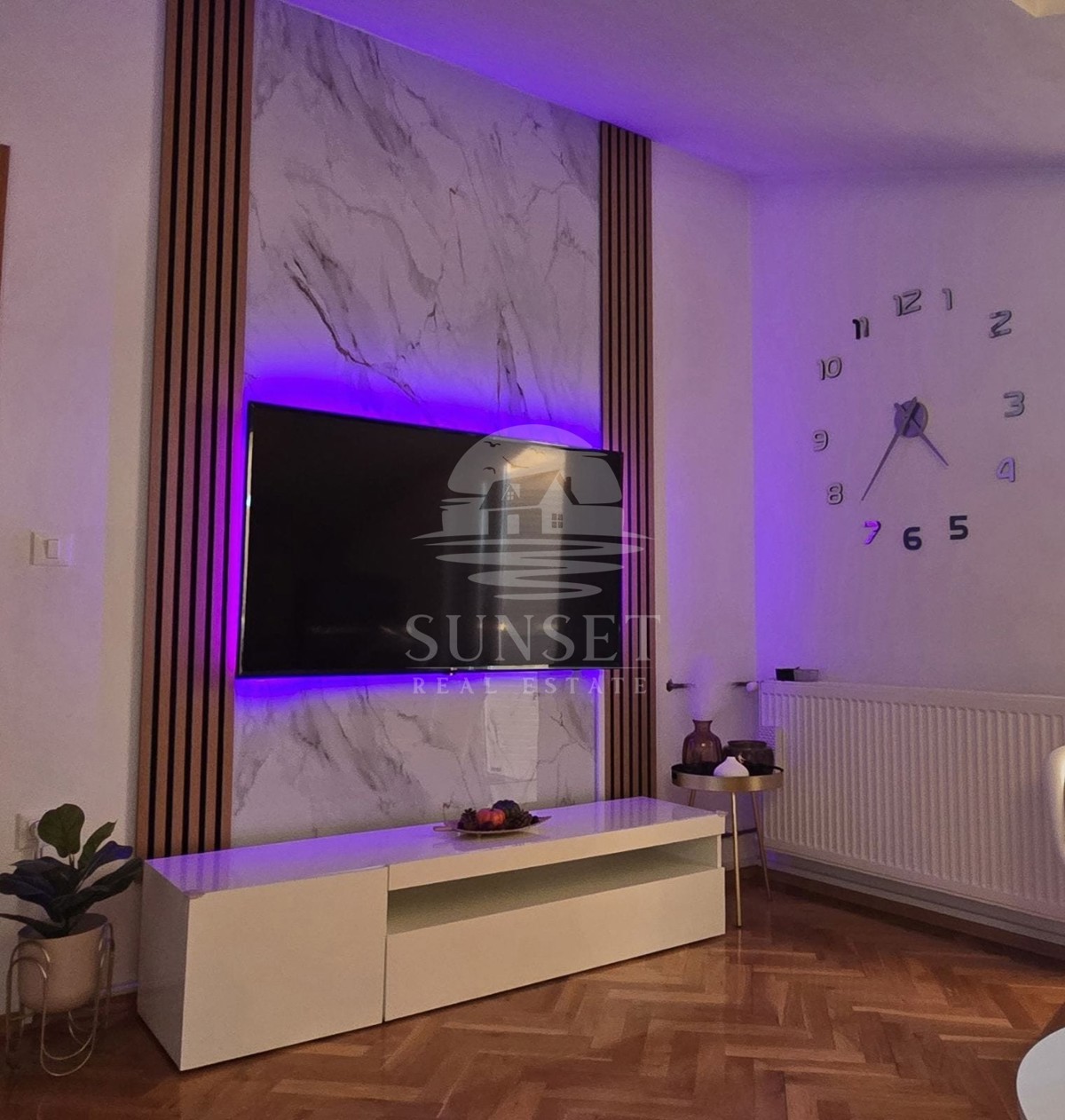 ZONA ROVIGNO – APPARTAMENTO CON AMPIA TERRAZZA E DUE POSTI AUTO