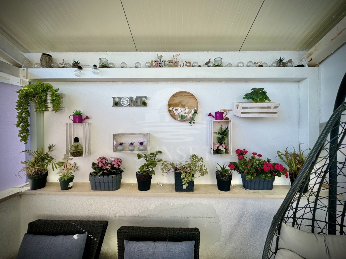 ZONA ROVIGNO – APPARTAMENTO CON AMPIA TERRAZZA E DUE POSTI AUTO