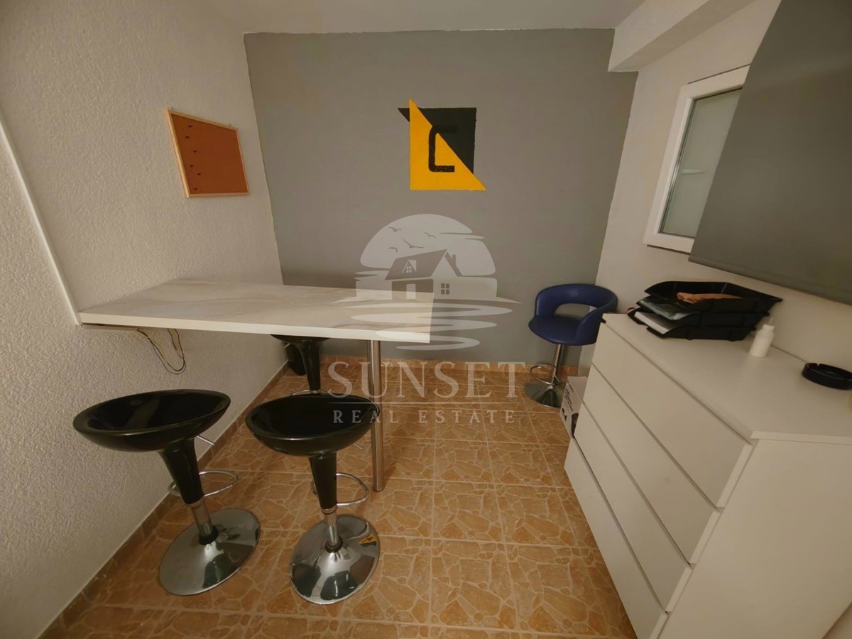 ZONA ROVIGNO – APPARTAMENTO CON AMPIA TERRAZZA E DUE POSTI AUTO