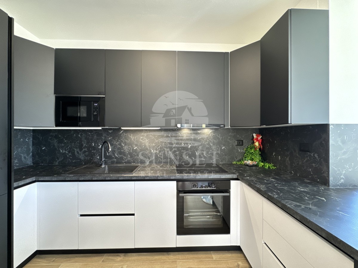 SAVUDRIJA – APPARTAMENTO DUPLEX CON TERRAZZA E SPLENDIDA VISTA MARE