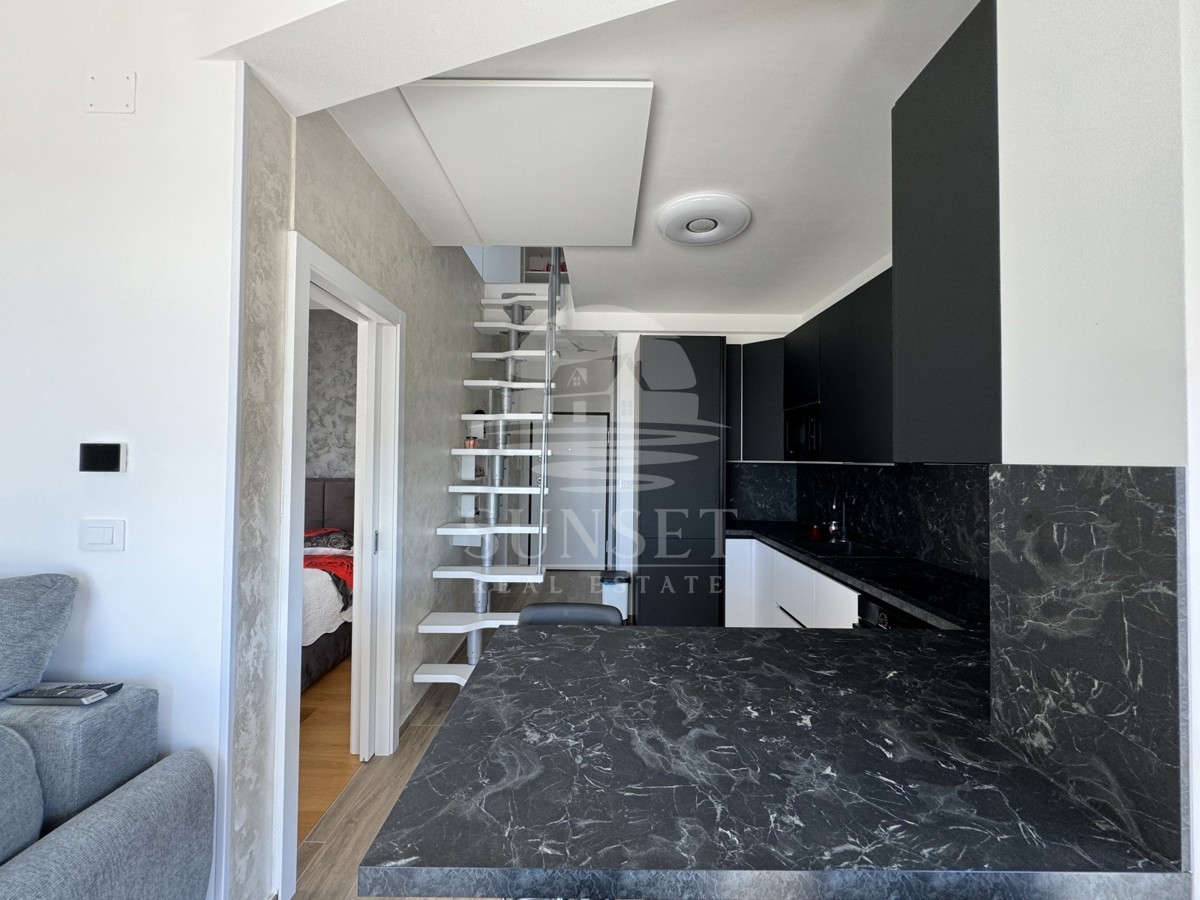 SAVUDRIJA – APPARTAMENTO DUPLEX CON TERRAZZA E SPLENDIDA VISTA MARE