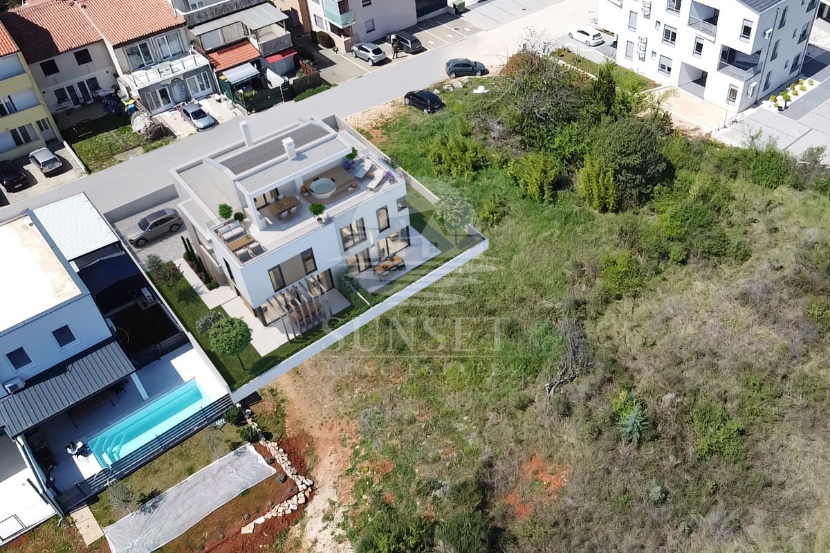 APPARTAMENTO LUSSUOSO AL 1° PIANO NELLA VICINANZA DI UMAGO, A 300 M DAL MARE