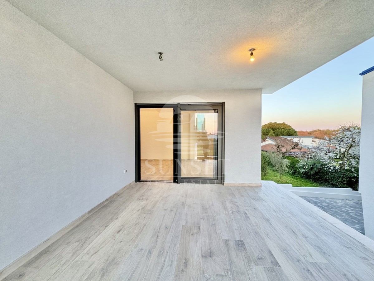 APPARTAMENTO MODERNO A SOLI 300 METRI DAL MARE (D2)