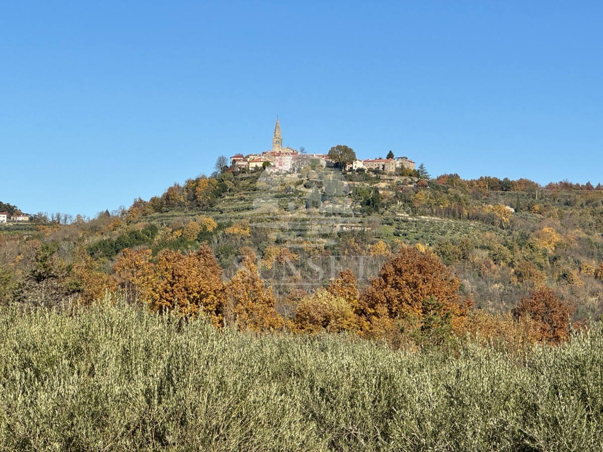 CASA CON VISTA PANORAMICA SU GROŽNJAN E MONTONA