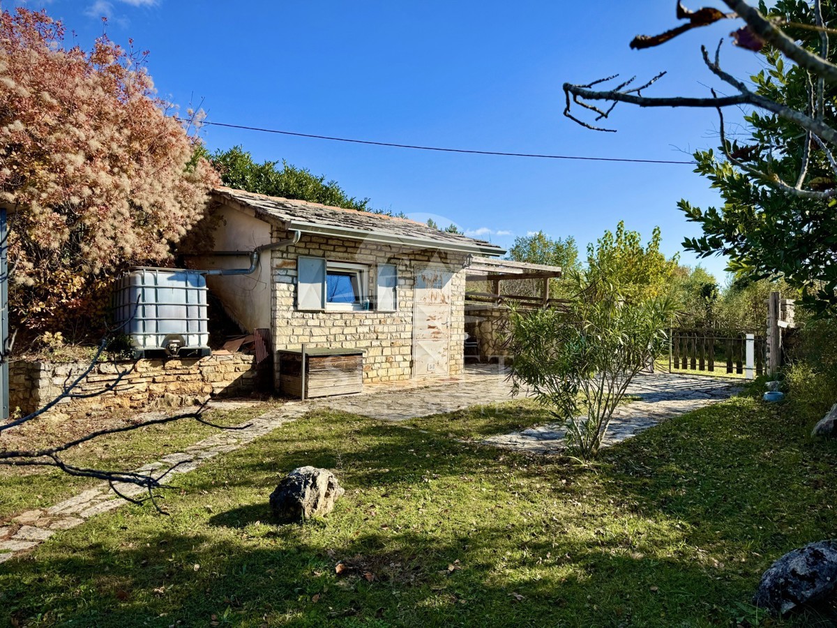 AFFASCINANTE CASA PER IL FINE SETTIMANA CON VISTA SU OPRTALJ – PACE, ULIVI E ATMOSFERA ISTRIANA