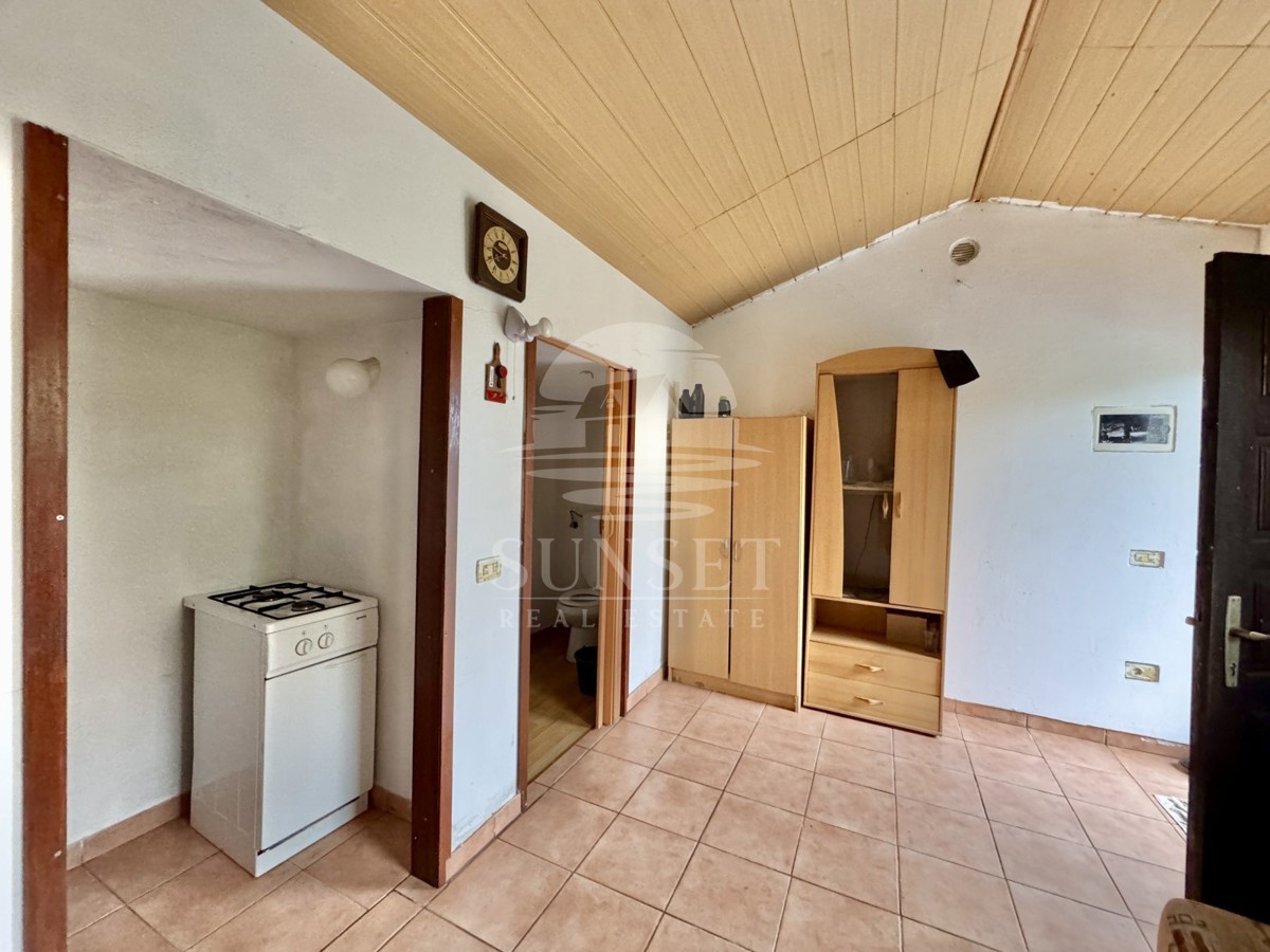 AFFASCINANTE CASA PER IL FINE SETTIMANA CON VISTA SU OPRTALJ – PACE, ULIVI E ATMOSFERA ISTRIANA