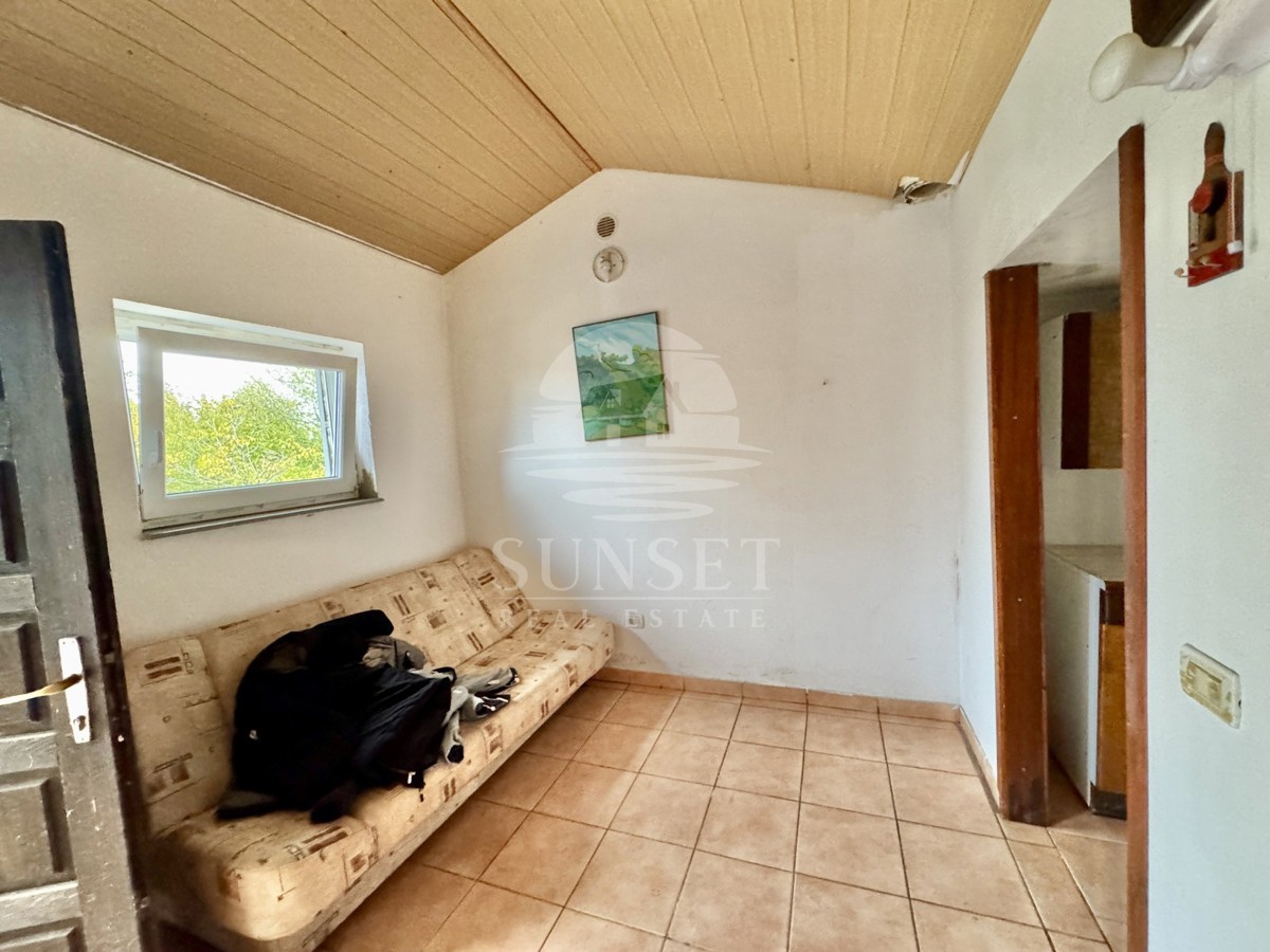 AFFASCINANTE CASA PER IL FINE SETTIMANA CON VISTA SU OPRTALJ – PACE, ULIVI E ATMOSFERA ISTRIANA