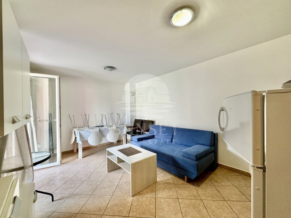 APPARTAMENTO CARINO CON GIARDINO PRIVATO, A SOLI 400 M DAL MARE