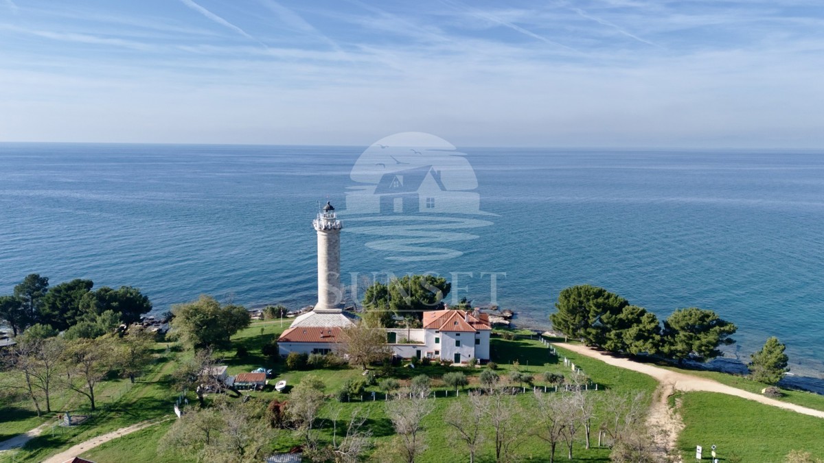 APPARTAMENTO CARINO CON GIARDINO PRIVATO, A SOLI 400 M DAL MARE