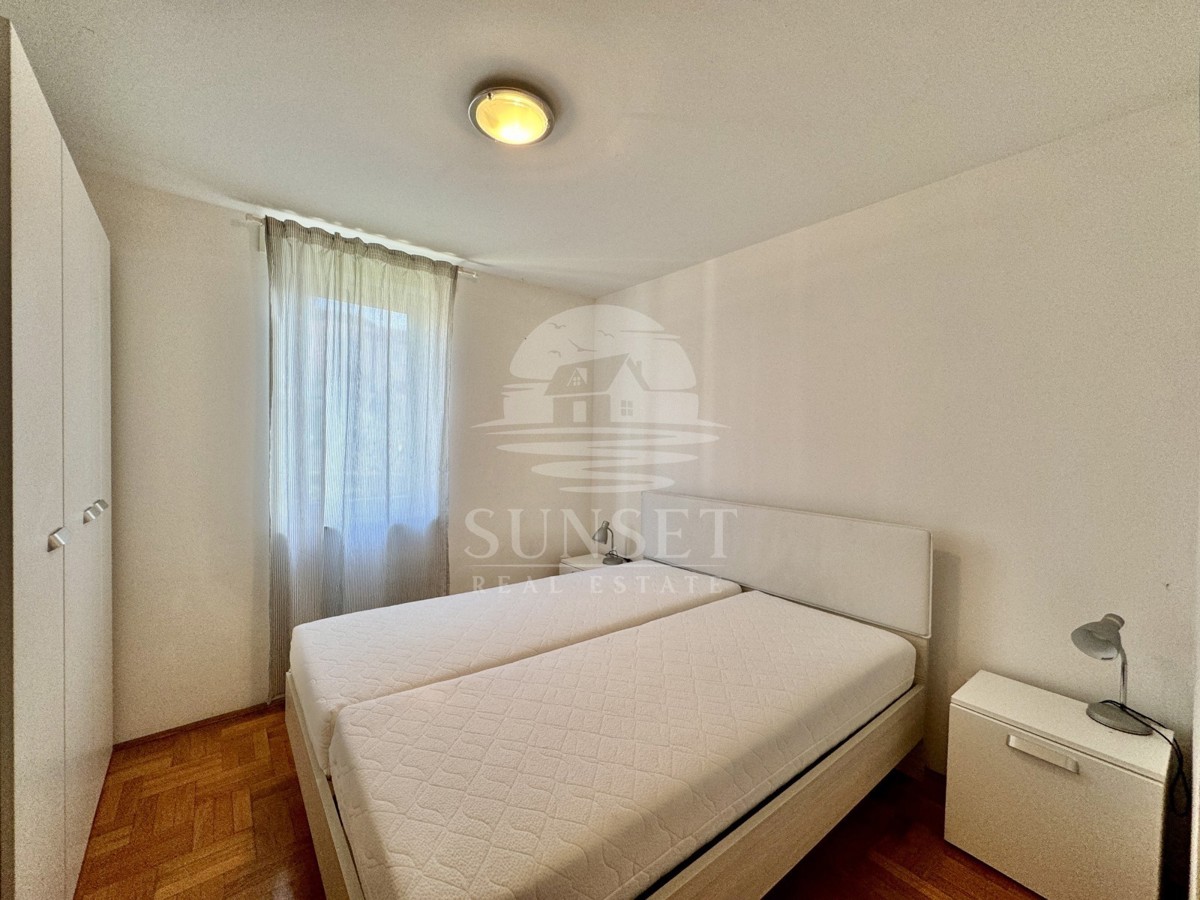 APPARTAMENTO CARINO CON GIARDINO PRIVATO, A SOLI 400 M DAL MARE