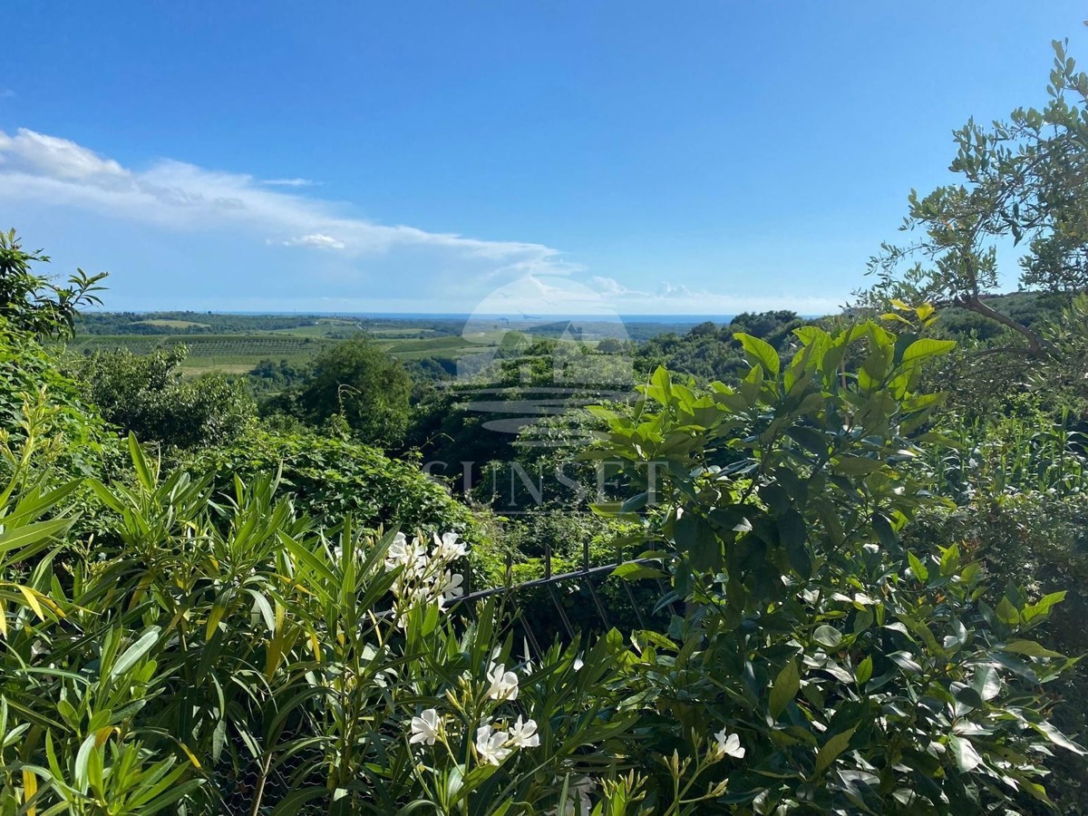 CASA COSTRUITA CON MATERIALI NATURALI E DI ALTA QUALITÀ CON VISTA MARE