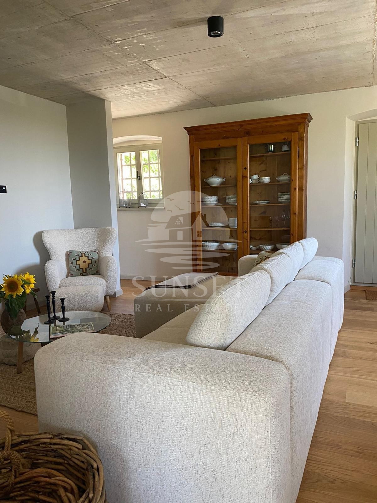CASA COSTRUITA CON MATERIALI NATURALI E DI ALTA QUALITÀ CON VISTA MARE