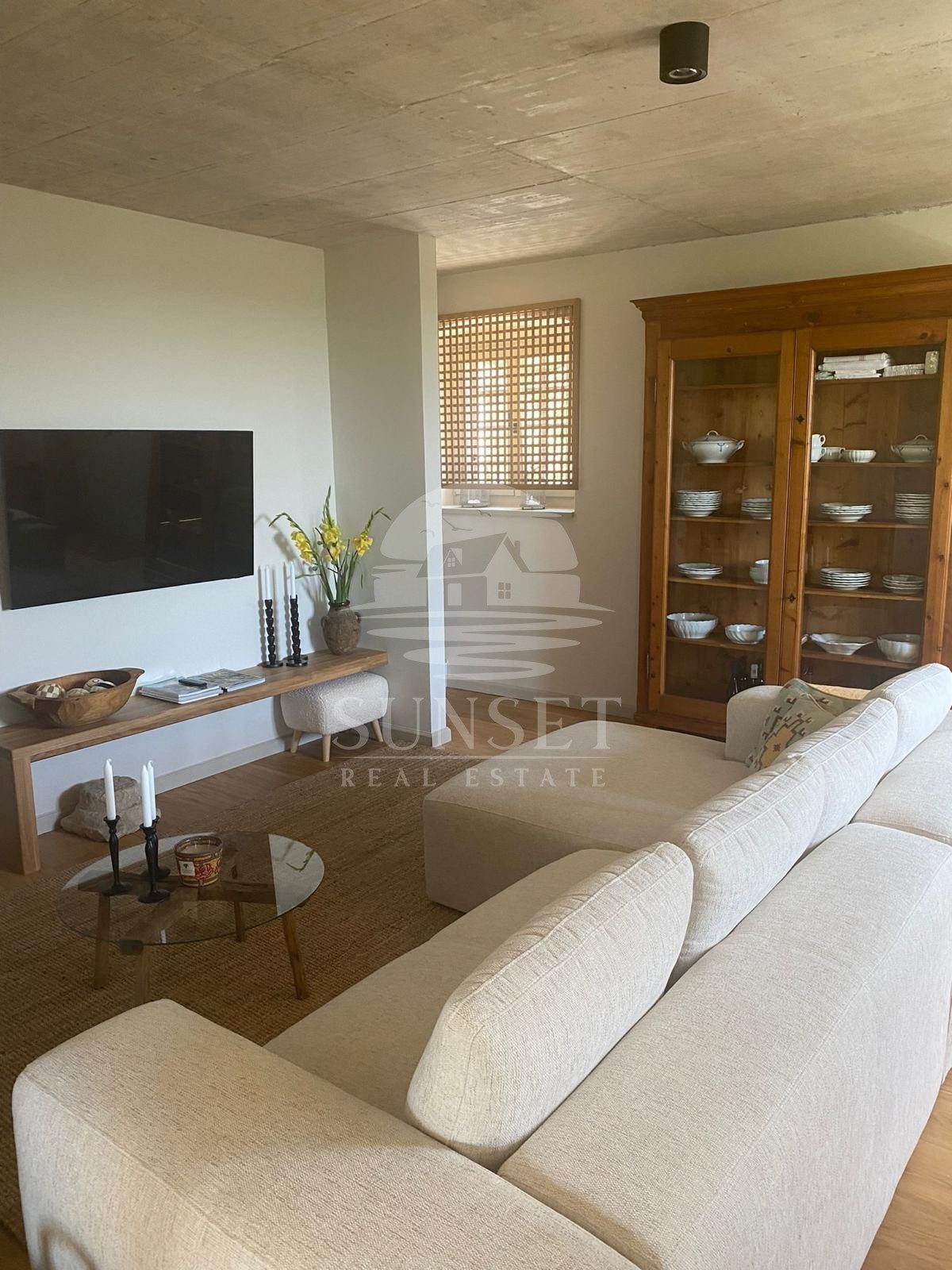 CASA COSTRUITA CON MATERIALI NATURALI E DI ALTA QUALITÀ CON VISTA MARE