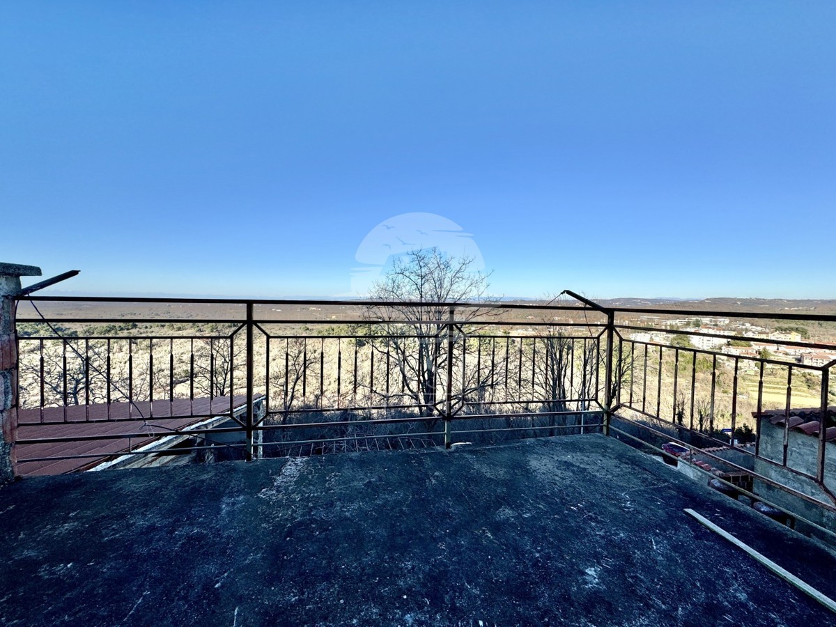 CASA CHARMOSA NEL CUORE DI BUJE CON VISTA MARE E GRANDE POTENZIALE!