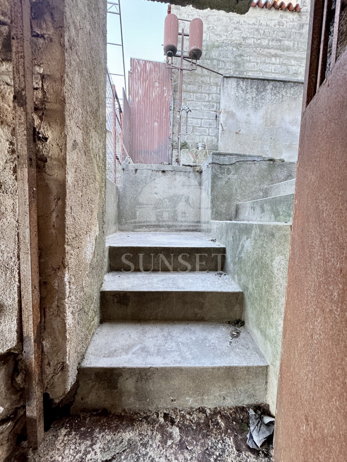 CASA CHARMOSA NEL CUORE DI BUJE CON VISTA MARE E GRANDE POTENZIALE!