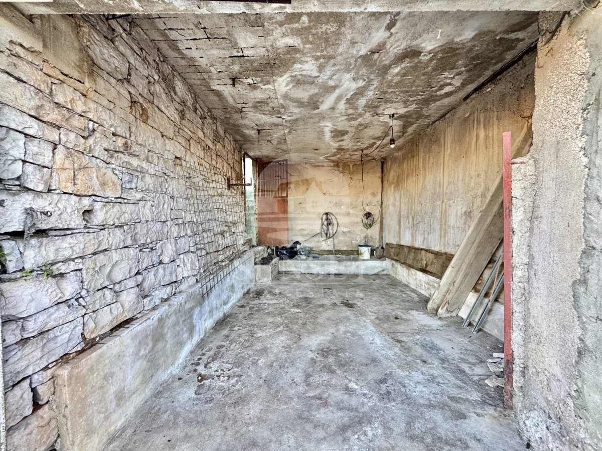 CASA CHARMOSA NEL CUORE DI BUJE CON VISTA MARE E GRANDE POTENZIALE!