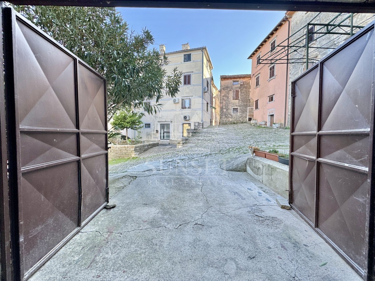 CASA CHARMOSA NEL CUORE DI BUJE CON VISTA MARE E GRANDE POTENZIALE!