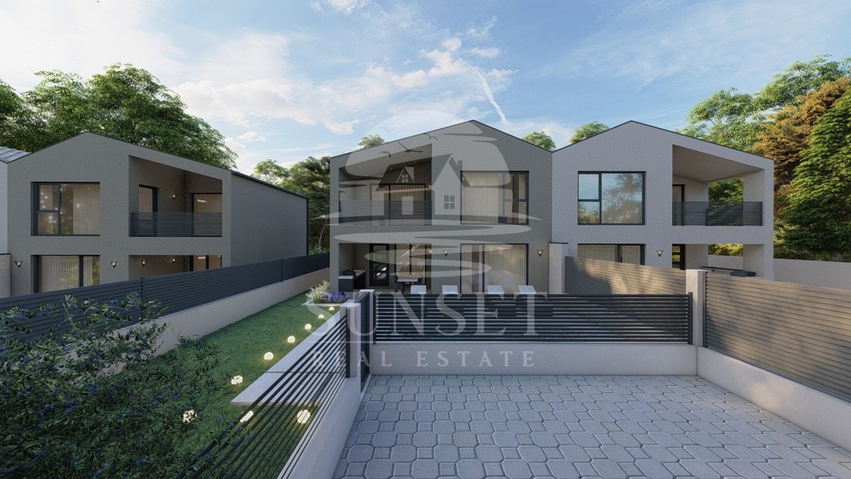 CASA DOPPIA MODERNA CON PISCINA IN COSTRUZIONE - DINTORNI DI BUJA