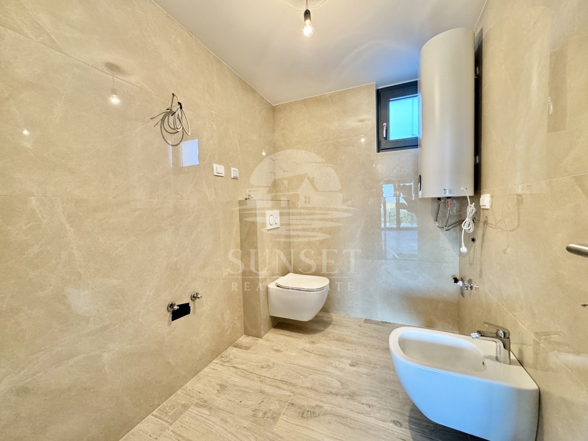 APPARTAMENTO MODERNO A SOLI 300 METRI DAL MARE (F4)