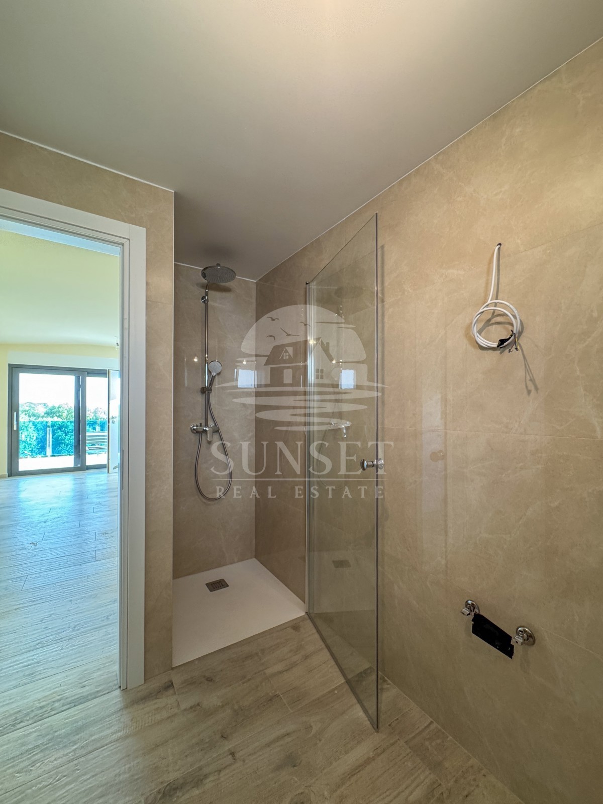 APPARTAMENTO MODERNO A SOLI 300 METRI DAL MARE (F4)